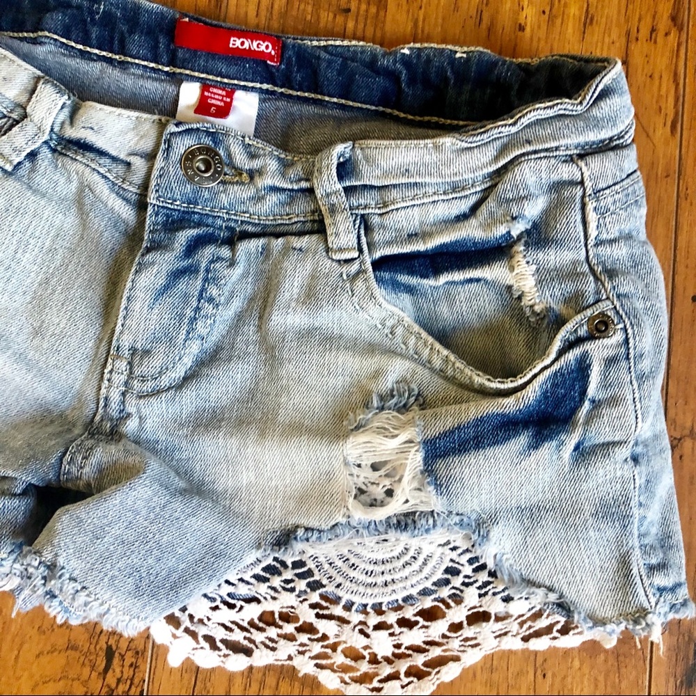 Lace cut off distressed shorts 💙 5 - Picture 5 of 6